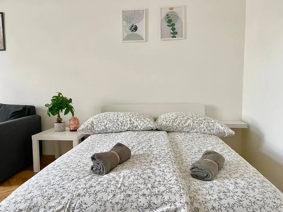 55M2 Stylish Apartment With Netflix - 15 Min To Center Viyana Avusturya